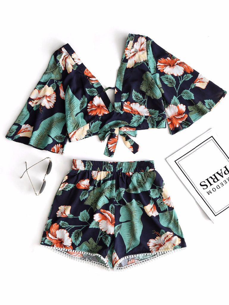 Floral Neck Cropped Top / High Waisted Lace shorts